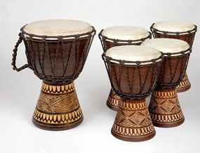 Trommeln in verschiedenen Größen